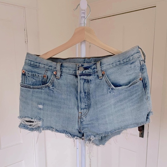 LEVI shorts - Picture 1 of 2